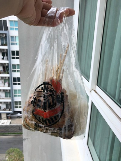 หมูปิ้ง (10 บาท)