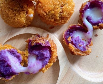 ทอดชีสบอลอย่าคิดว่าง่าย ทอดชีสบอลอย่าคิดว่าง่าย