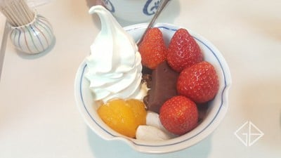 Strawberry cream anmitsu (790 yen)