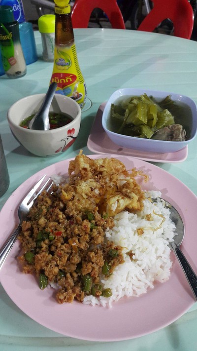 กะเพราะหมูสับ-ไข่ดาว + ต้มผักกาดดองร้อนๆ