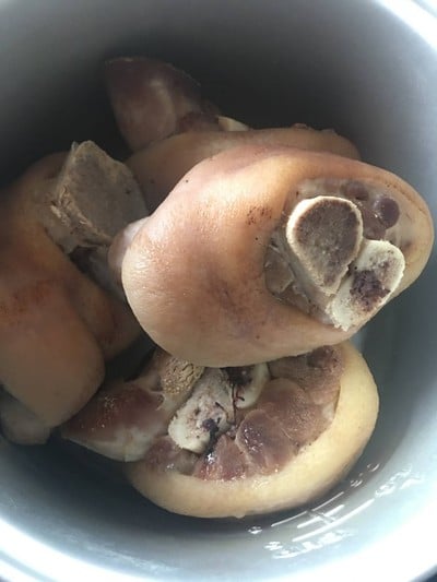 วิธีทำ ขาหมูต้มชะมวง