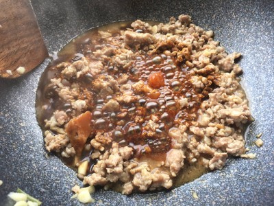 วิธีทำ หมูสับผัดซีอิ๊วดำหวาน วิธีทำ หมูสับผัดซีอิ๊วดำหวาน