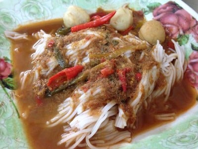 เมนูของร้าน ก๋วยเตี๋ยวต้มยำหมูกรอบ เจ๊ดำ (ลำลูกกา)