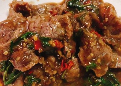 ข้าวกะเพราเนื้อ