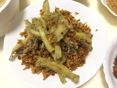 ปลาเห็ดโคนทอดขมิ้น