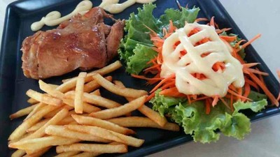 สเต็กไก่พริกไทยดำ