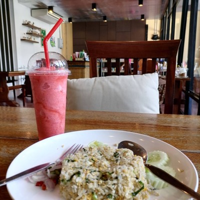 อาหาร หรือ เครื่องดื่ม