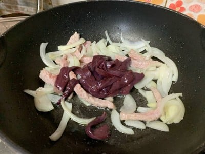 วิธีทำ ผัดพริกสดไก่ใส่ตับ วิธีทำ ผัดพริกสดไก่ใส่ตับ