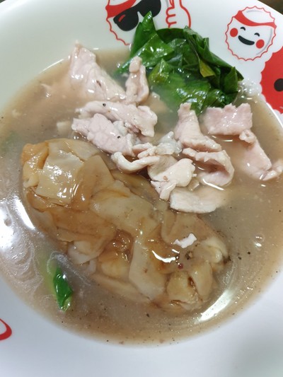 ก๋วยเตี๋ยวราดหน้าหมู