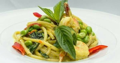 สปาเก็ตตี้ผัดแกงเขียวหวานไก่