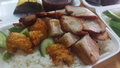 ข้าวหมูแดง+หมูกรอบ