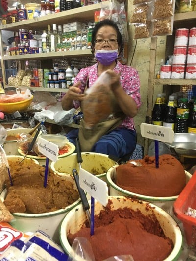 ตลาดฉัตรไชย