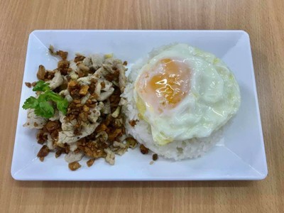 อาหาร หรือ เครื่องดื่ม