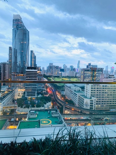 วิวใจกลางเมืองยามเย็น