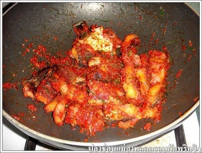 วิธีทำ ปลาช่อนแม่ลาทอดกรอบผัดพริกขิง