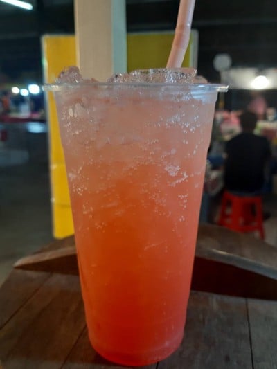 สตอเบอรี่โซดา