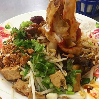 ก๋วยเตี๋ยวหลอดทรงเครื่อง