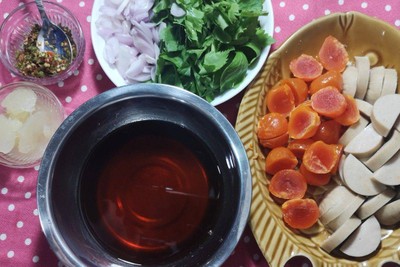 วิธีทำ ยำหมูยอไข่เเดงเค็ม