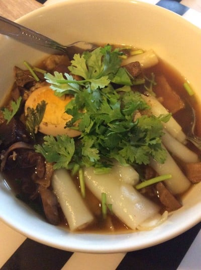 ผักชีของที่บ้านเอามาใส่เองจ๊ะ