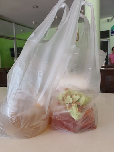 อาหาร หรือ เครื่องดื่ม