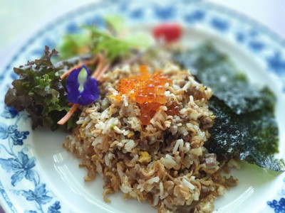 วิธีทำ มาม่าผัดข้าวเนื้อสับญี่ปุ่น