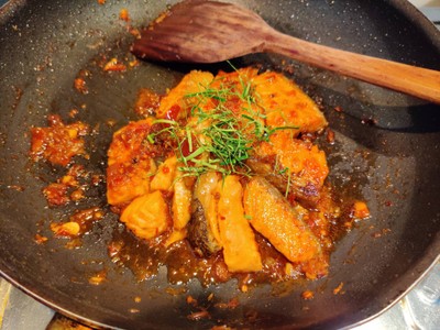 วิธีทำ แซลม่อนผัดพริกขิง วิธีทำ แซลม่อนผัดพริกขิง