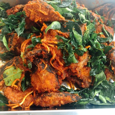 ผัดพริกแกง ดุกทอดกรอบ