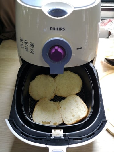 วิธีทำ ขนมปังไส้นมเนยน้ำตาล ด้วยหม้อทอดไร้มัน Philip AirFryer วิธีทำ ขนมปังไส้นมเนยน้ำตาล ด้วยหม้อทอดไร้มัน Philip AirFryer