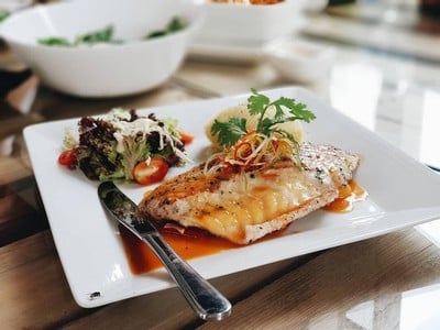 Cafe Laura Bar & Restaurant มวกเหล็ก Cafe Laura Bar & Restaurant มวกเหล็ก