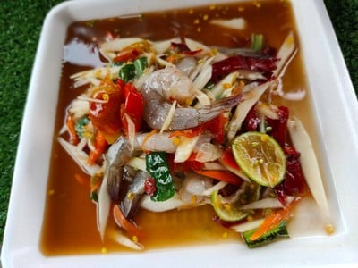 อาหาร หรือ เครื่องดื่ม