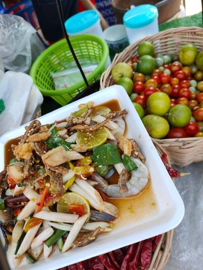 ตำไหลบัวกุ้งสด