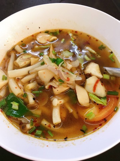 ต้มแซ่บเห็ดรวม