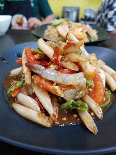 อาหาร หรือ เครื่องดื่ม