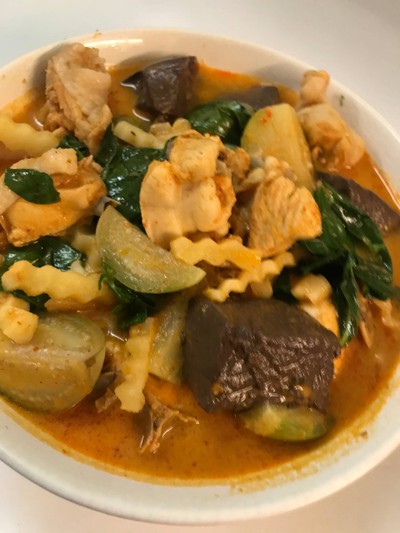 วิธีทำ แกงเผ็ดไก่ใส่ยอดมะพร้าว วิธีทำ แกงเผ็ดไก่ใส่ยอดมะพร้าว