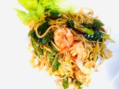 สปาเก็ตตี้ผัดขี้เมารวมมิตรทะเล