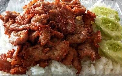 ข้าวหน้าหมูทอดทอดกระเทียม