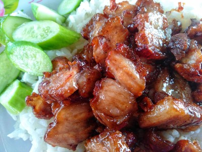 ข้าวผัดหมูกรอบหวาน
