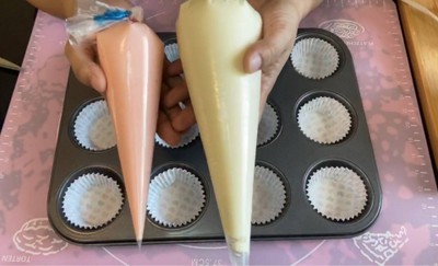 วิธีทำ Cream cheese strawberry 🧁 วิธีทำ Cream cheese strawberry 🧁
