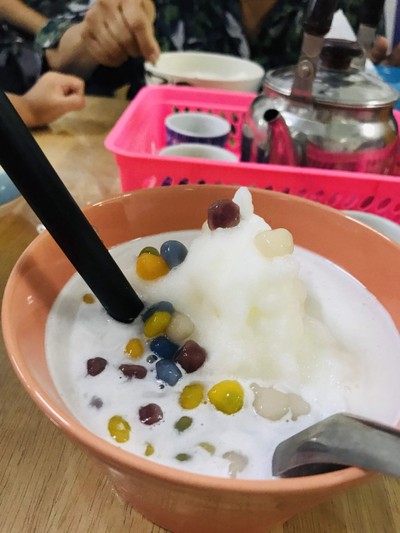 บัวลอยนมสด มะพร้าวกะทิ