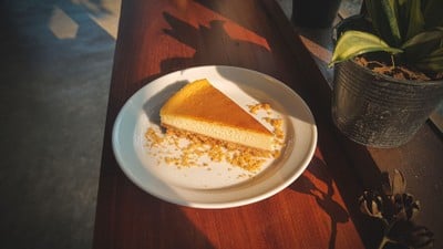 นิ่มอนงค์ : Coffee and Bake