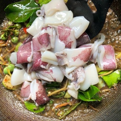 วิธีทำ หมึกผัดพริกไทยดำ วิธีทำ หมึกผัดพริกไทยดำ