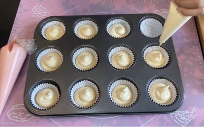 วิธีทำ Cream cheese strawberry 🧁 วิธีทำ Cream cheese strawberry 🧁