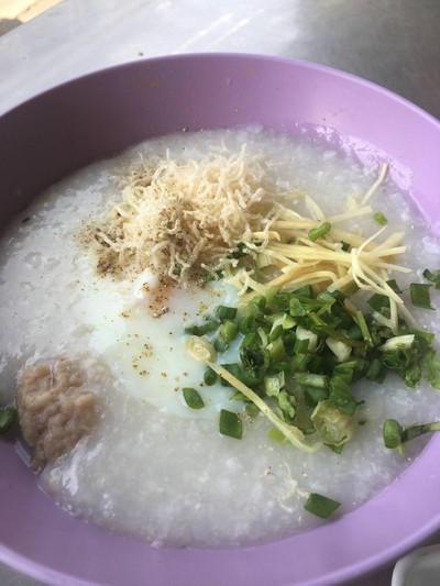 โจ๊กหมูใส่ไข่