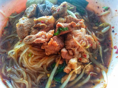 ก๋วยเตี๋ยวหมูตุ๋น