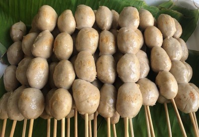 ลูกชิ้นหมูปิ้งอิ่มเล็ก