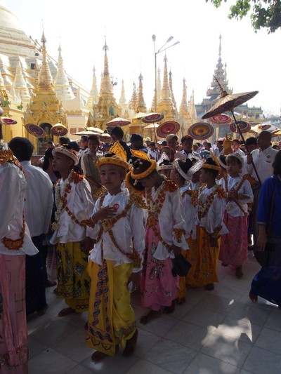 ความสวยงามของพิธีบวชลูกแก้ว