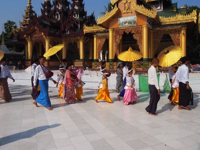 ความสวยงามของพิธีบวชลูกแก้ว