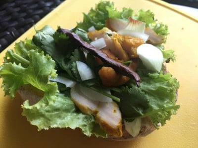 แซนด์วิชไก่ย่าง(ขมิ้น)