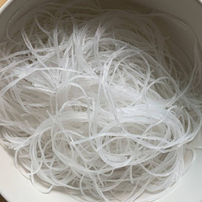 วิธีทำ ผัดวุ้นเส้นกระเทียมดอง ไข่เค็มทำเอง