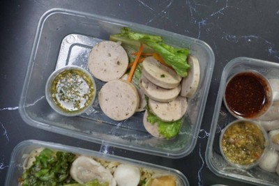 อาหาร หรือ เครื่องดื่ม